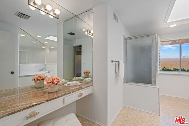 2200 Jeffersonia Way, Los Angeles, CA 90049