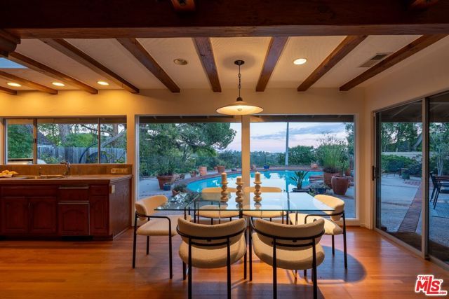 2200 Jeffersonia Way, Los Angeles, CA 90049