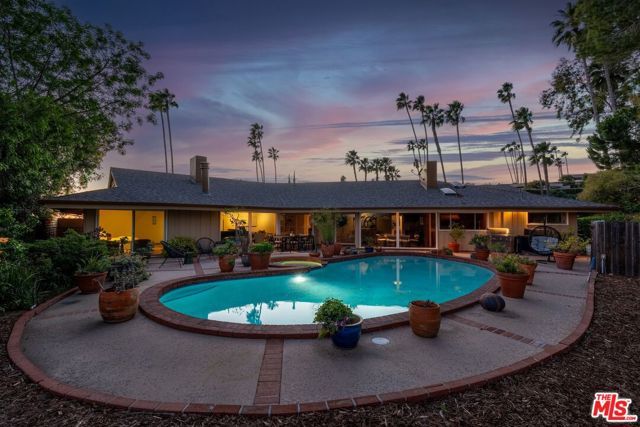 2200 Jeffersonia Way, Los Angeles, CA 90049