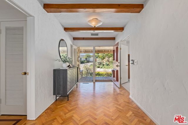 2200 Jeffersonia Way, Los Angeles, CA 90049