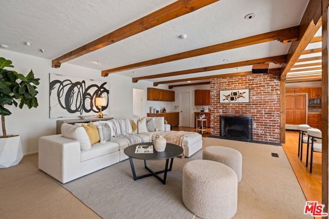 2200 Jeffersonia Way, Los Angeles, CA 90049