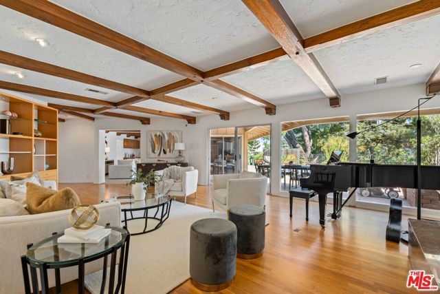 2200 Jeffersonia Way, Los Angeles, CA 90049