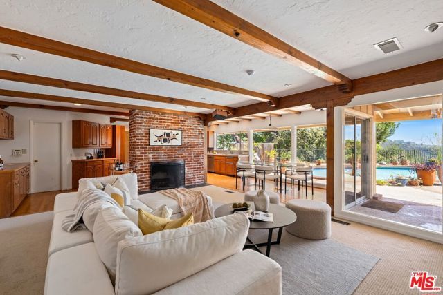 2200 Jeffersonia Way, Los Angeles, CA 90049