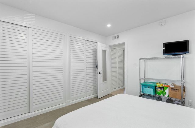 330 N Federal Highway, Deerfield Beach, FL 33441