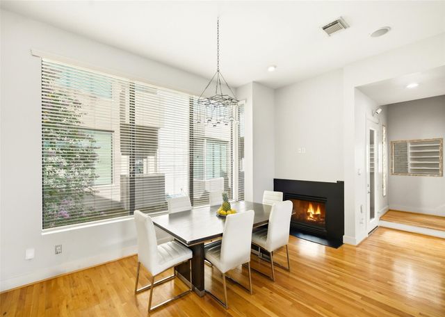 1415 Bonnie Brae Street E, Houston, TX 77006