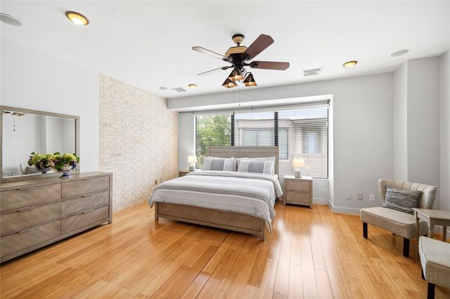 1415 Bonnie Brae Street E, Houston, TX 77006