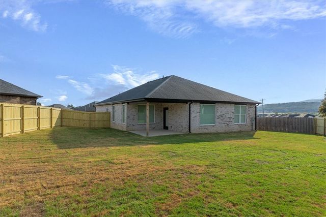 821 Pinnacle Street, Prairie Grove, AR 72753