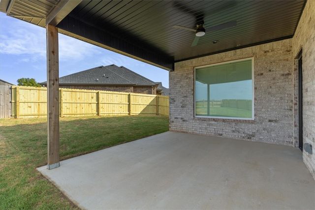 821 Pinnacle Street, Prairie Grove, AR 72753