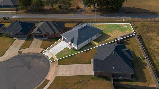 821 Pinnacle Street, Prairie Grove, AR 72753