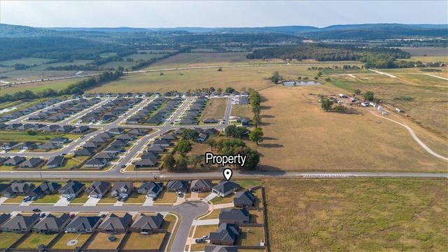821 Pinnacle Street, Prairie Grove, AR 72753