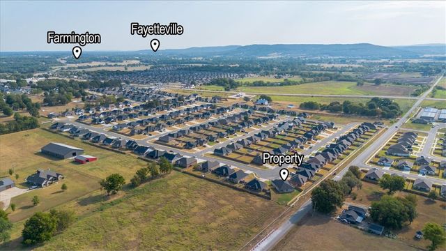 821 Pinnacle Street, Prairie Grove, AR 72753