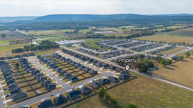 821 Pinnacle Street, Prairie Grove, AR 72753