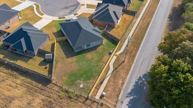 821 Pinnacle Street, Prairie Grove, AR 72753