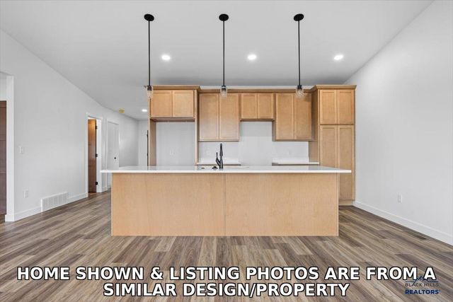 4832 PAHLMEYER DR, Rapid City, SD 57703