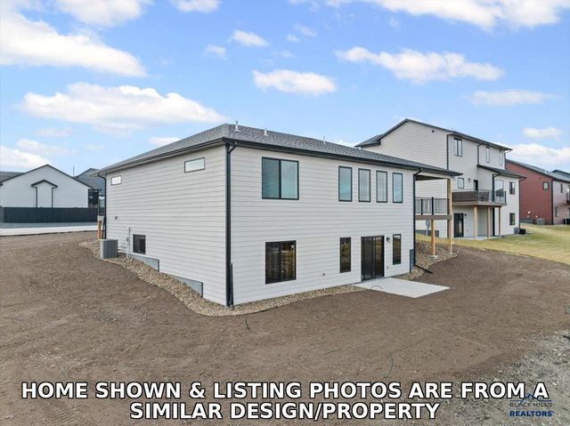 4832 PAHLMEYER DR, Rapid City, SD 57703