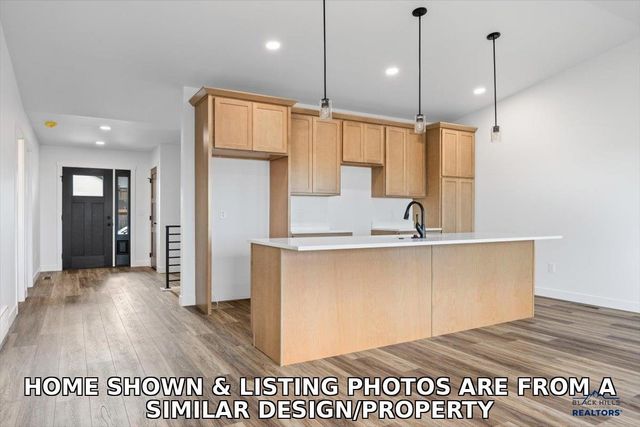 4832 PAHLMEYER DR, Rapid City, SD 57703