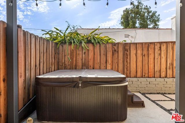 11202 Emelita Street, North Hollywood, CA 91601
