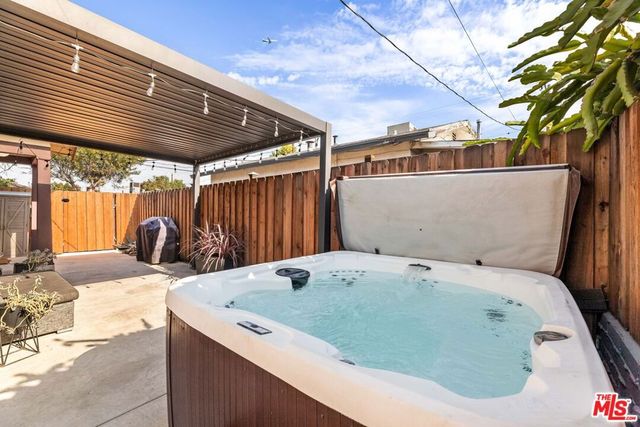 11202 Emelita Street, North Hollywood, CA 91601