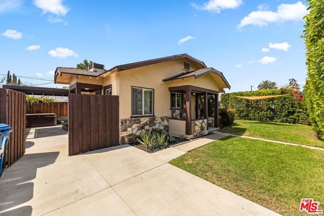 11202 Emelita Street, North Hollywood, CA 91601