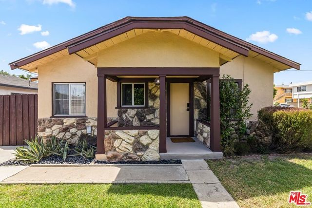 11202 Emelita Street, North Hollywood, CA 91601