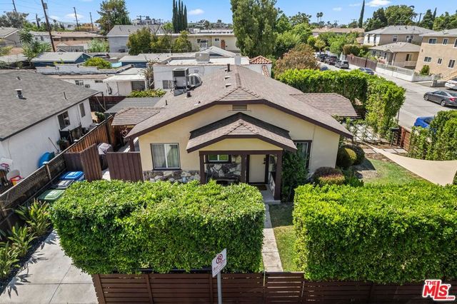 11202 Emelita Street, North Hollywood, CA 91601