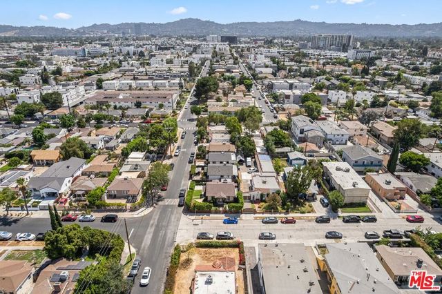 11202 Emelita Street, North Hollywood, CA 91601