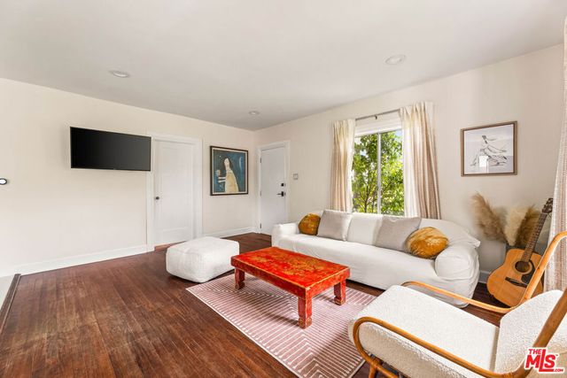 11202 Emelita Street, North Hollywood, CA 91601