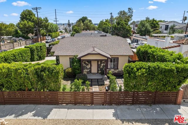 11202 Emelita Street, North Hollywood, CA 91601