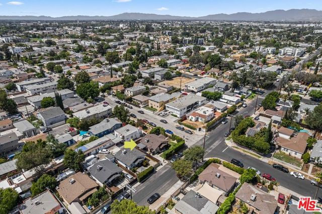 11202 Emelita Street, North Hollywood, CA 91601