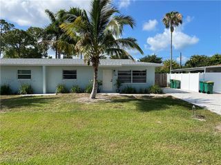 740 108th AVE N, Naples, FL 34108