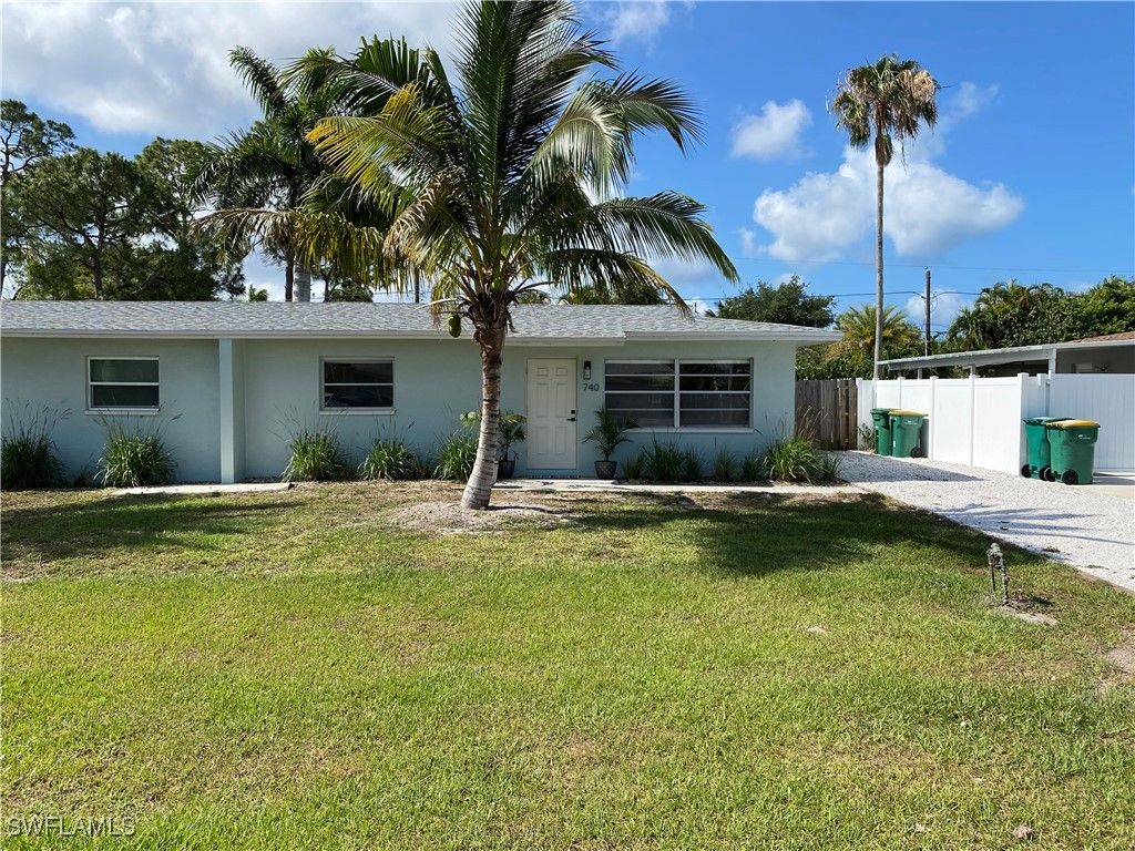 740 108th AVE N, Naples, FL 34108