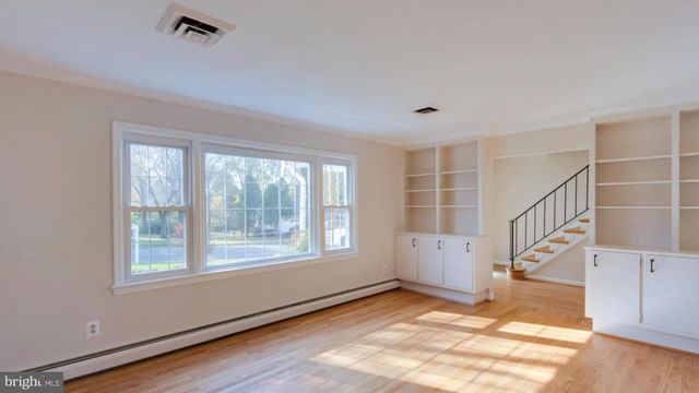 8002 BIRNAM WOOD DR, Mclean, VA 22102