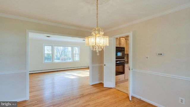 8002 BIRNAM WOOD DR, Mclean, VA 22102
