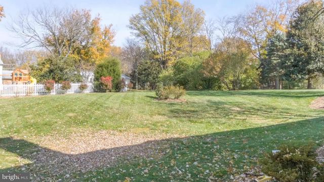 8002 BIRNAM WOOD DR, Mclean, VA 22102