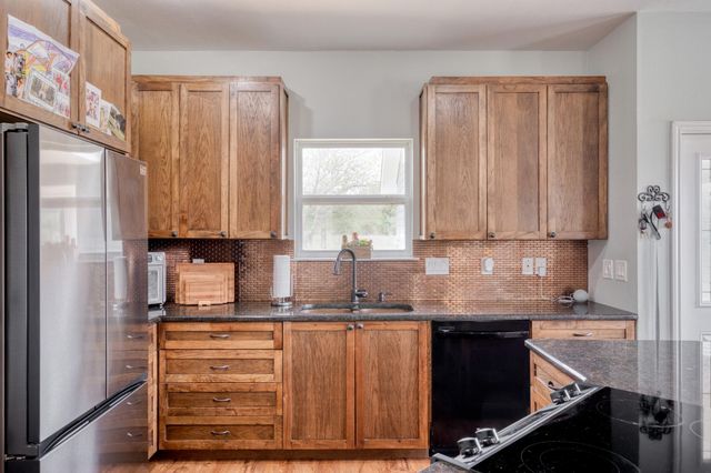 2950 County Road 484 RD, Elgin, TX 78621