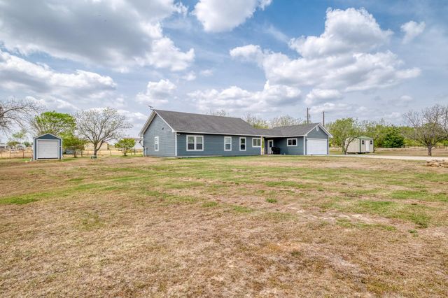 2950 County Road 484 RD, Elgin, TX 78621