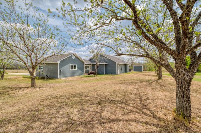 2950 County Road 484 RD, Elgin, TX 78621