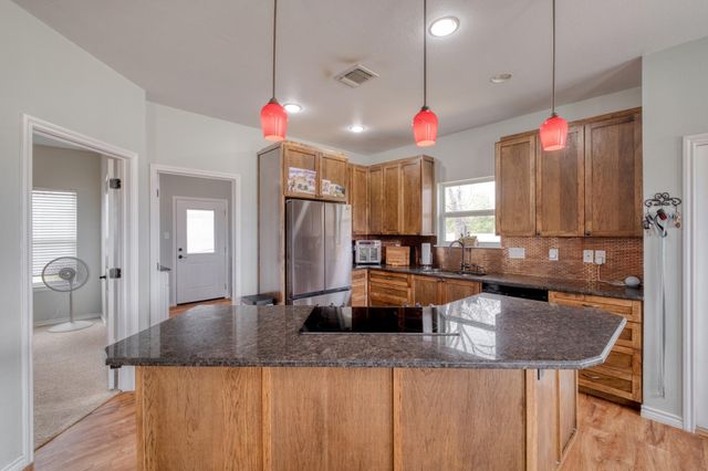 2950 County Road 484 RD, Elgin, TX 78621