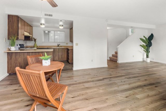 6005 Woodside Dr, Rocklin, CA 95677