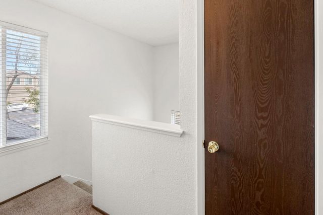 6005 Woodside Dr, Rocklin, CA 95677