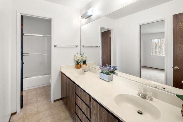 6005 Woodside Dr, Rocklin, CA 95677