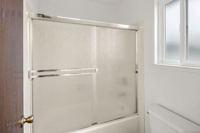 6005 Woodside Dr, Rocklin, CA 95677