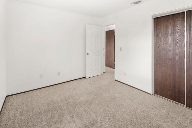 6005 Woodside Dr, Rocklin, CA 95677