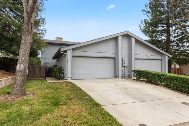 6005 Woodside Dr, Rocklin, CA 95677