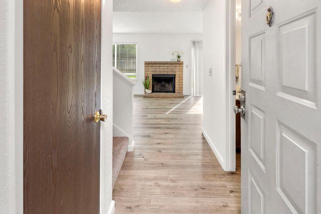 6005 Woodside Dr, Rocklin, CA 95677