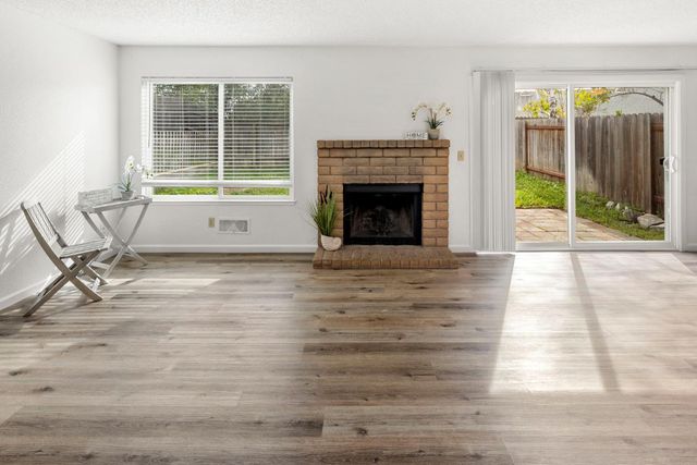 6005 Woodside Dr, Rocklin, CA 95677