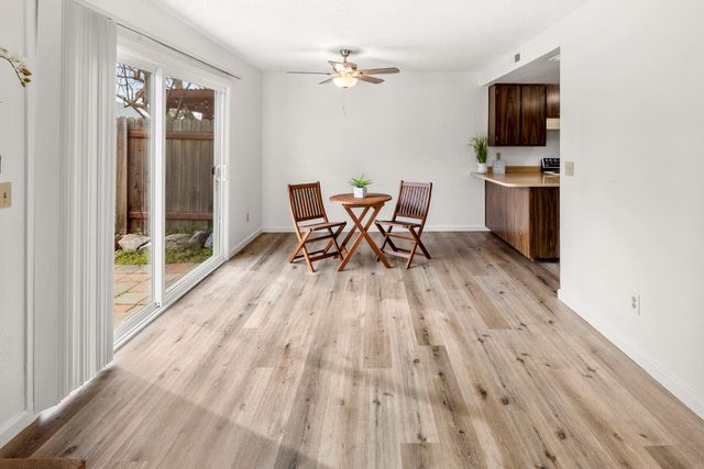 6005 Woodside Dr, Rocklin, CA 95677