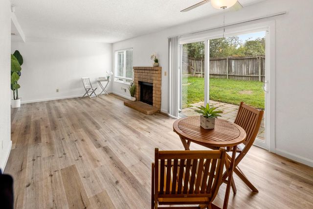 6005 Woodside Dr, Rocklin, CA 95677