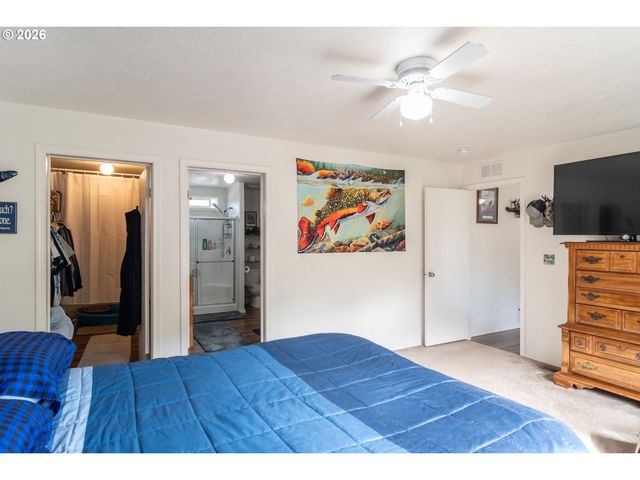 180 NESTUCCA Ln, Roseburg, OR 97471