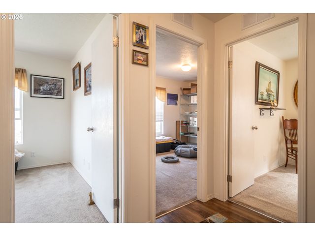 180 NESTUCCA Ln, Roseburg, OR 97471